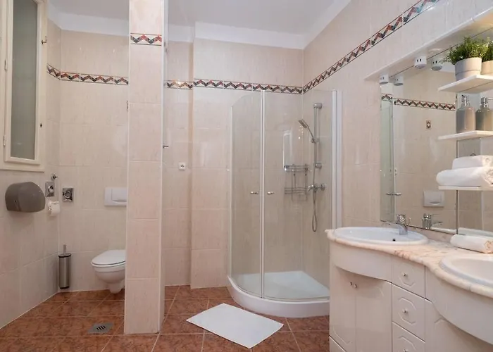 Located, 150 M2 5 Bedrooms Apt., Βουδαπέστη