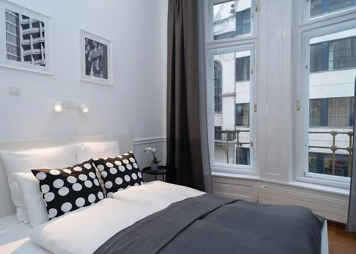 Located, 150 M2 5 Bedrooms Apt., *