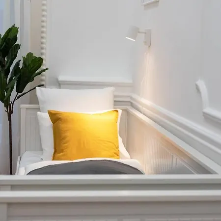 Located, 150 M2 5 Bedrooms Apt., Lägenhet Budapest