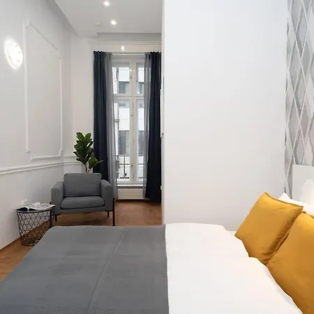 Lägenhet Located, 150 M2 5 Bedrooms Apt., Budapest