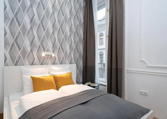 Appartement Located, 150 M2 5 Bedrooms Apt.,