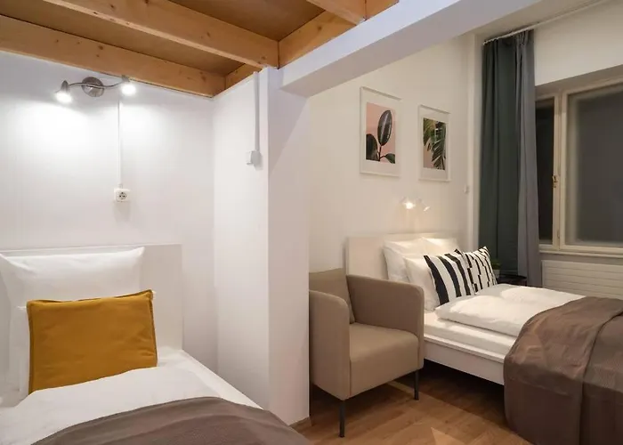 Located, 150 M2 5 Bedrooms Apt.,
