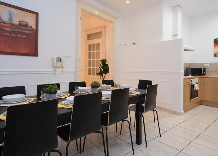 Located, 150 M2 5 Bedrooms Apt., Apartament