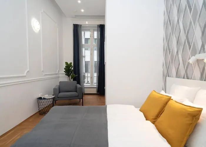 Appartement Located, 150 M2 5 Bedrooms Apt., Budapest