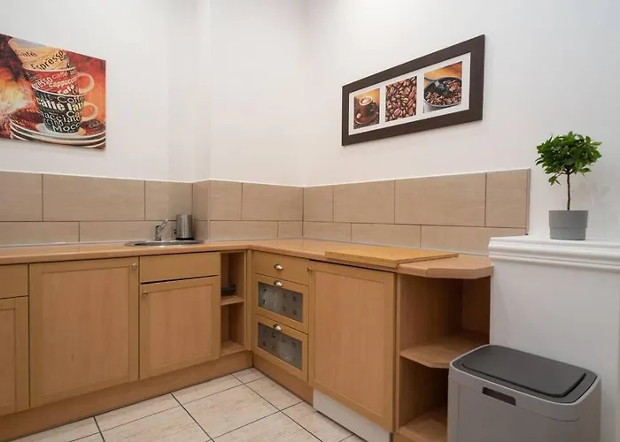 Appartement Located, 150 M2 5 Bedrooms Apt., Budapest