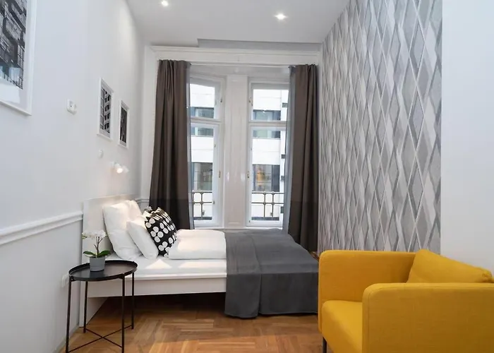Apartament Located, 150 M2 5 Bedrooms Apt., *