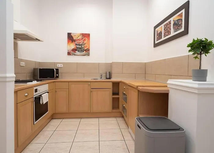 Located, 150 M2 5 Bedrooms Apt., Apartament Budapesta