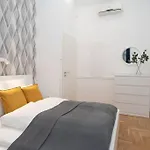 Apartamento Located, 150 M2 5 Bedrooms Apt.,