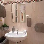 Located, 150 M2 5 Bedrooms Apt.,