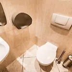 Located, 150 M2 5 Bedrooms Apt.,
