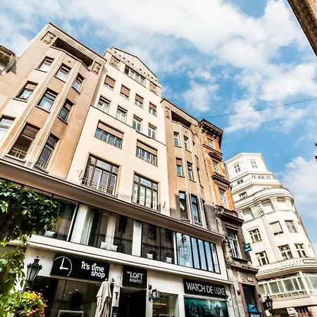 Located, 150 M2 5 Bedrooms Apt., Apartamento Budapeste